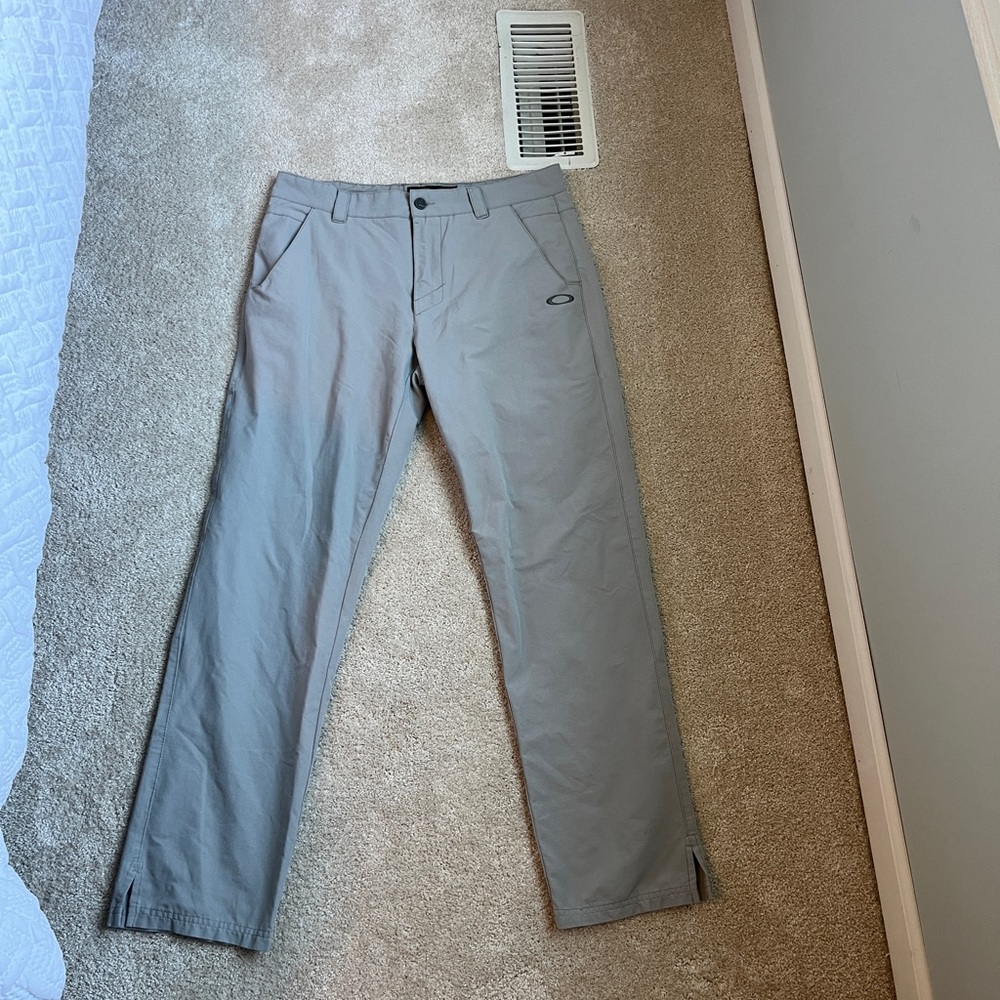 Oakley Men’s Lightweight Golf Pant. Size 32x32